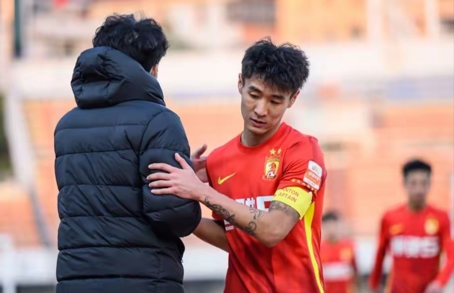 贝博电子游戏包含里程碑夜！广州队战术微调，亚冠关键时刻刷纪录，更衣室稳定，纪律约束更严格的词条