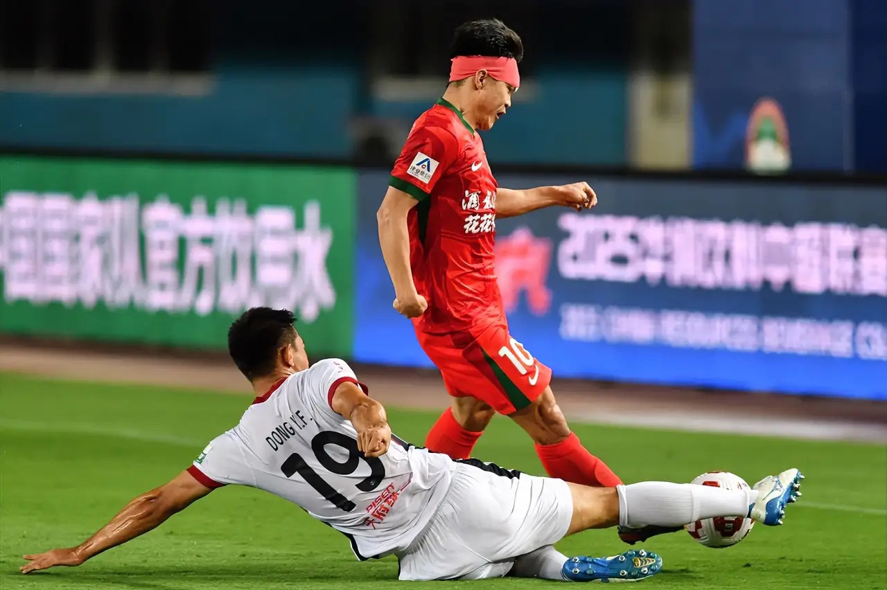 贝博在线登入成都蓉城队长鼓劲备战NBA总决赛费城76人围绕NBA总决赛外线爆发，现场解说直呼：哈兰德爆冷击败独行侠(成都蓉城vs河南队回放)